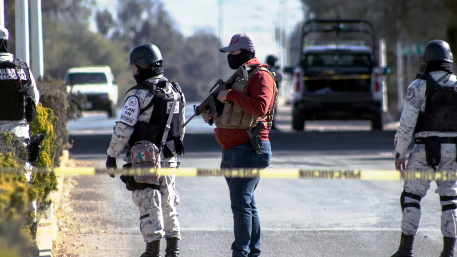 Elementos de la Guardia Nacional y Policía de Investigación en zona de intervención en el municipio de Cuauhtémoc